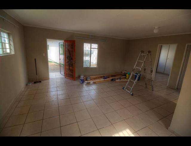 3 BEDROOM HOUSE FOR SALE IN CRESSLAWN